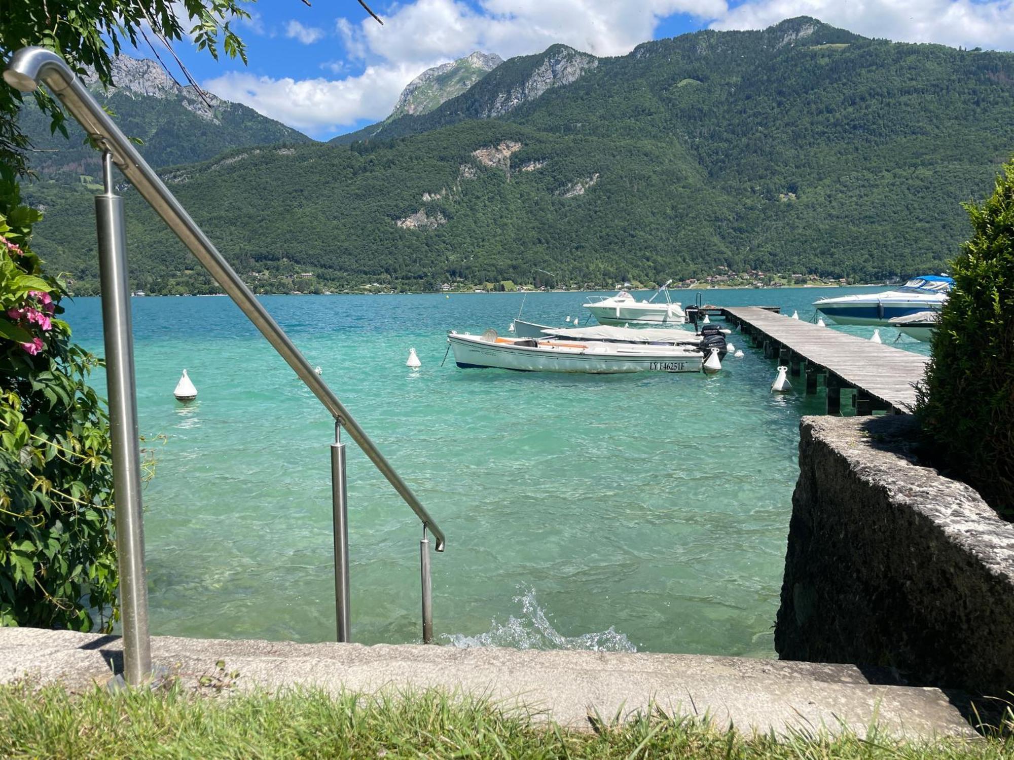Rare 2 Bedroom With Private Beach On Lake Annecy Дуссар Экстерьер фото